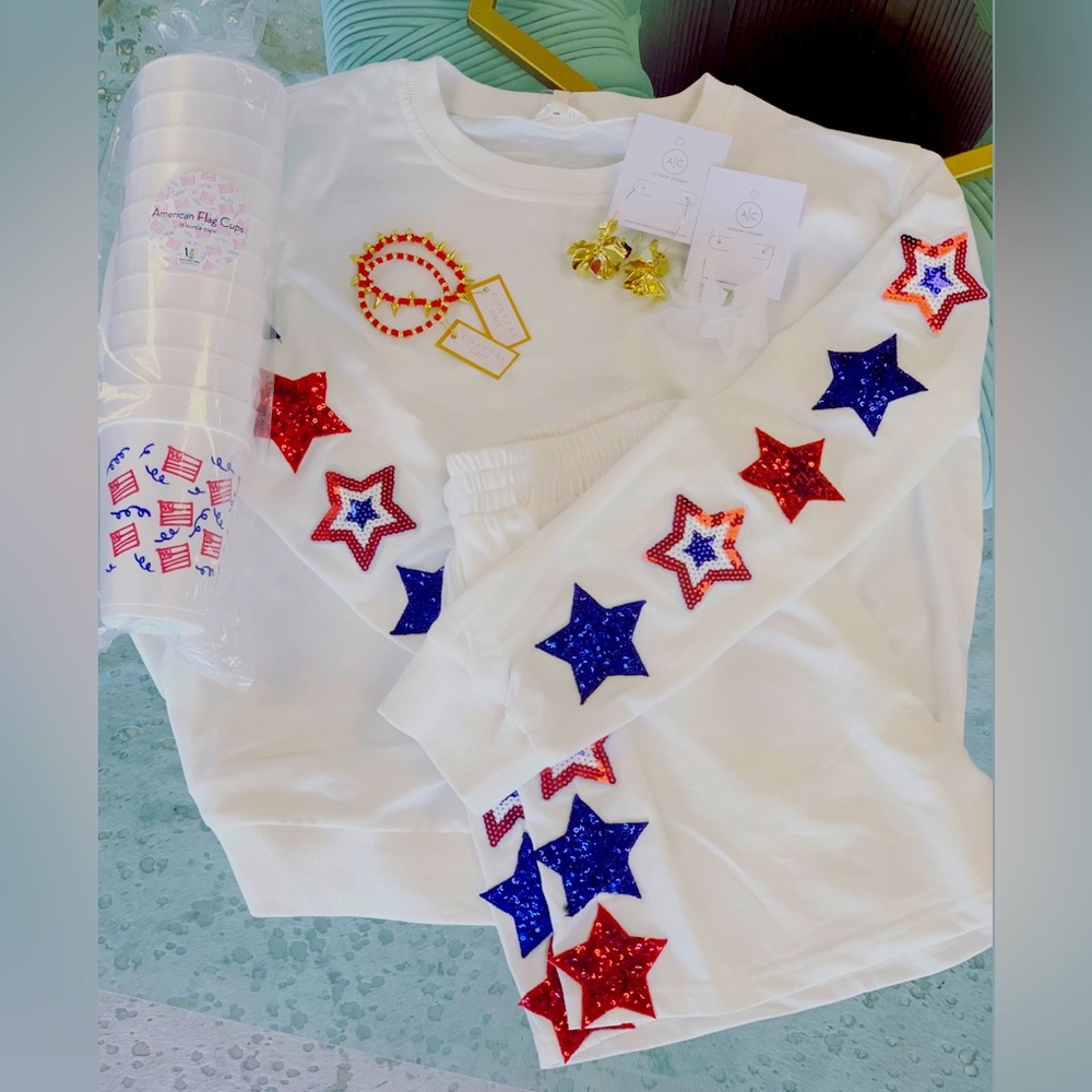 NWT Boutique Main Strip Lightweight Sequin Star Sweatshirt